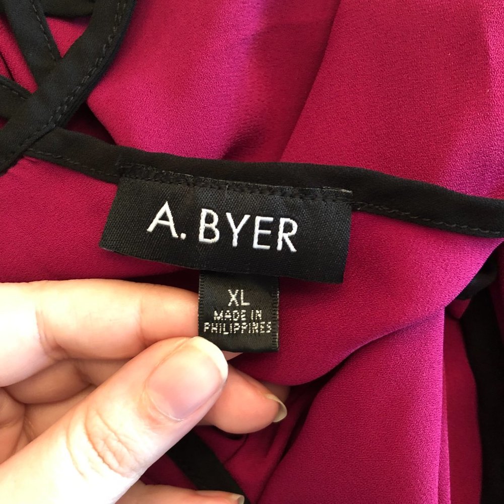 A. Byer Burgundy V-Neck 3/4 Sleeve Blouse | Size XL - Picture 9 of 11